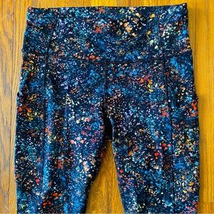 Lululemon Fast & Free 7/8 Tight II *Nulux 25"
Flowerescent Multi- Sz 8